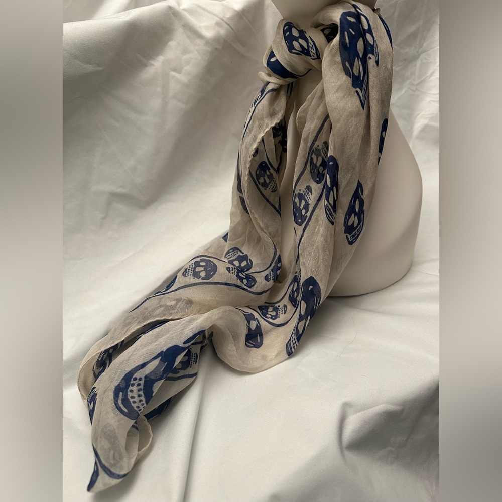 100% Authentic ALEXANDER MCQUEEN Skull Print Silk Chiffon Scarf